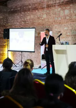 bilişim hukuku uzmanı