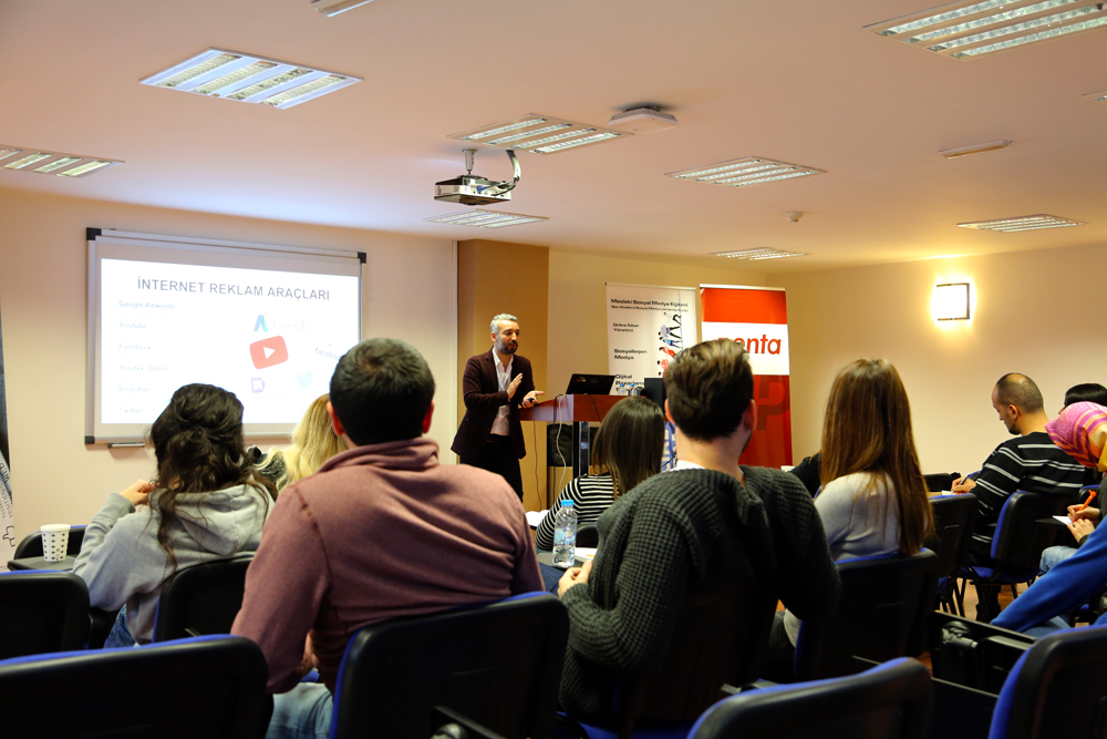 Sosyal Medyada Reklam Verme Egitimi